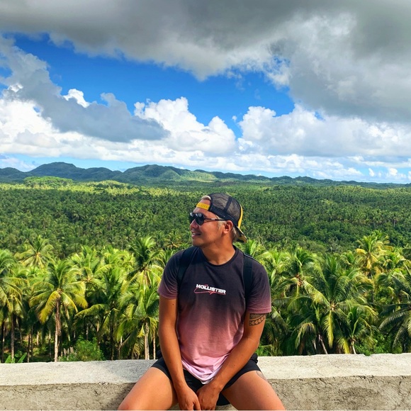 Hey, I’m Benny your posher. Im based in California - Picture 7 of 8